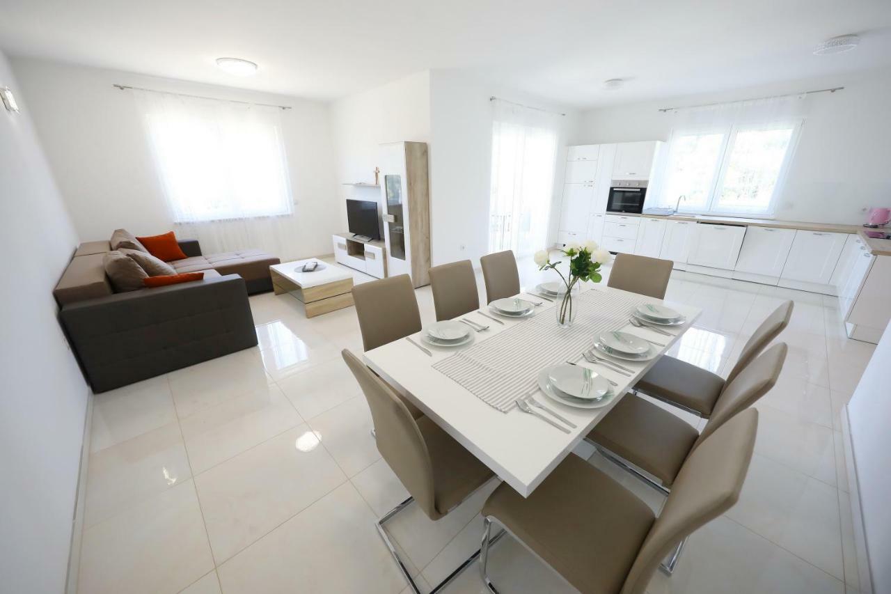 Apartmani Vlado Mitar Sukosan Exterior photo